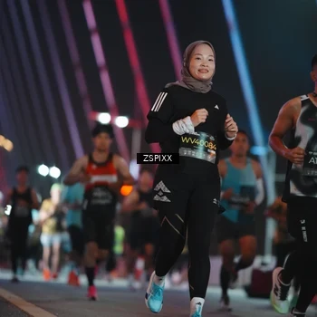 Runner Photo 6244396