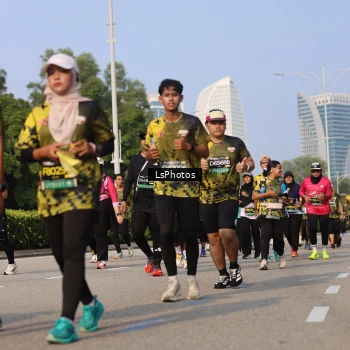 Runner Photo 6244483