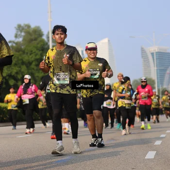 Runner Photo 6244796
