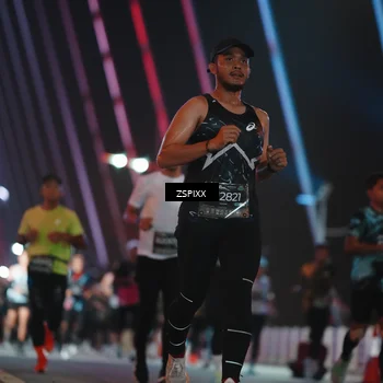 Runner Photo 6245010