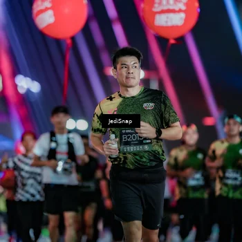 Runner Photo 6245036
