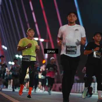 Runner Photo 6245046
