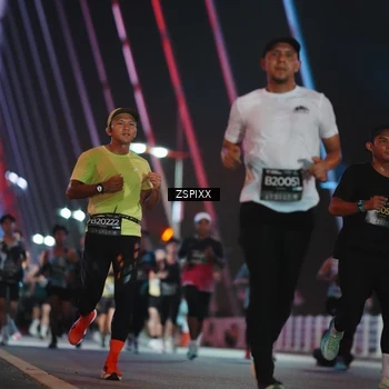 Runner Photo 6245047