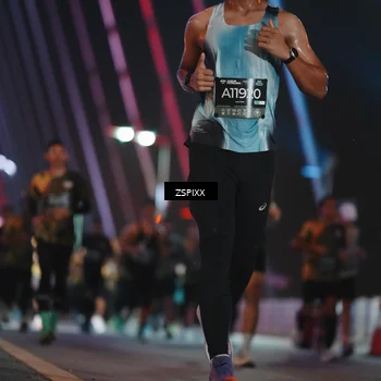 Runner Photo 6245344