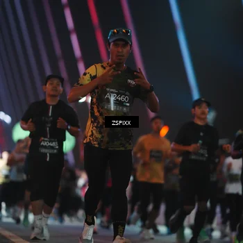 Runner Photo 6245498