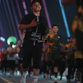 Runner Photo 6245515