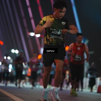 Runner Photo 6246605