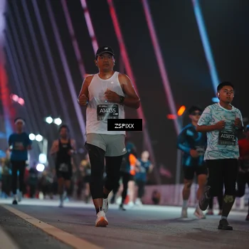 Runner Photo 6246701