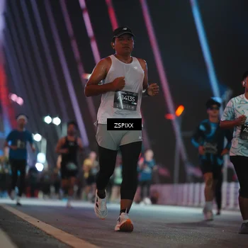 Runner Photo 6246766