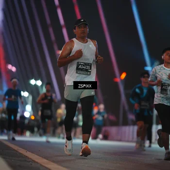 Runner Photo 6246793