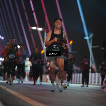 Runner Photo 6247244