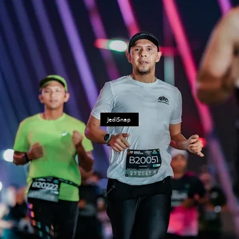 Runner Photo 6247272