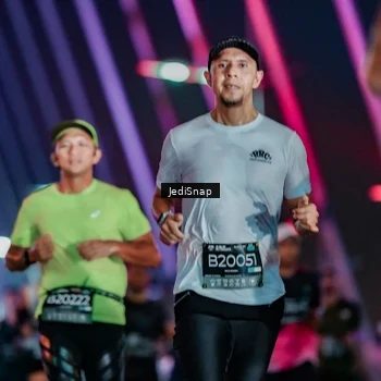 Runner Photo 6247325