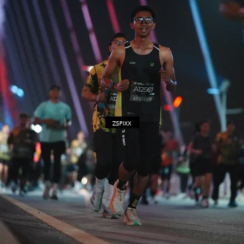 Runner Photo 6247600