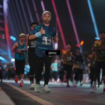 Runner Photo 6248390
