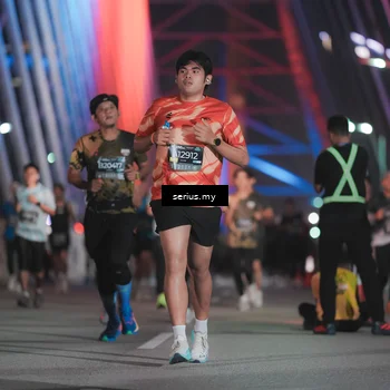 Runner Photo 6249124