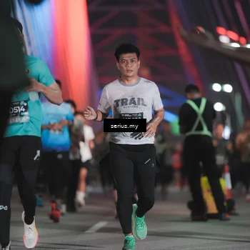 Runner Photo 6250024