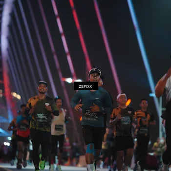 Runner Photo 6250029