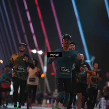 Runner Photo 6250035