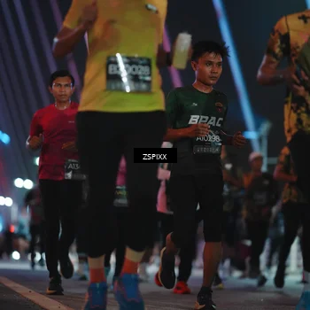 Runner Photo 6251674