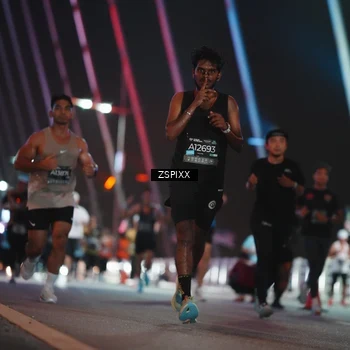 Runner Photo 6252051