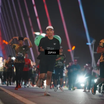 Runner Photo 6252397