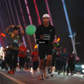 Runner Photo 6252480