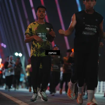 Runner Photo 6253355