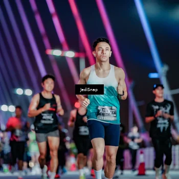Runner Photo 6253667