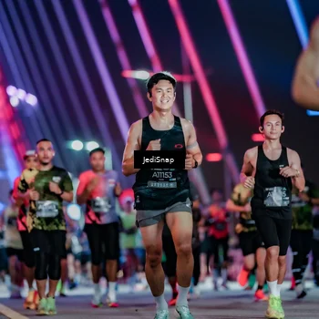 Runner Photo 6254272