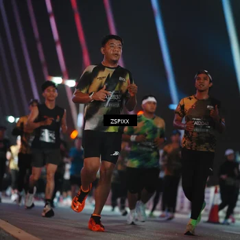 Runner Photo 6256596
