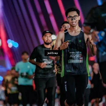 Runner Photo 6256759