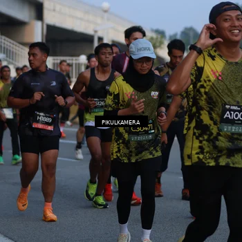 Runner Photo 6257402