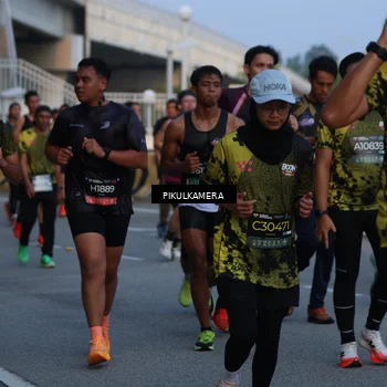 Runner Photo 6257419