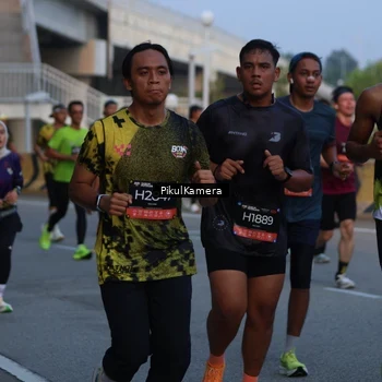 Runner Photo 6257429