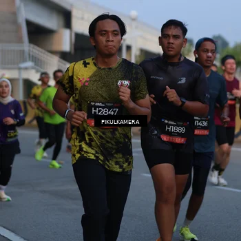 Runner Photo 6257433
