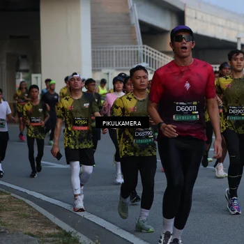 Runner Photo 6257533