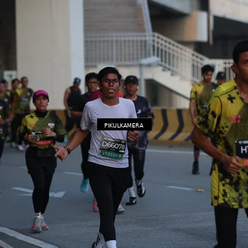 Runner Photo 6257663