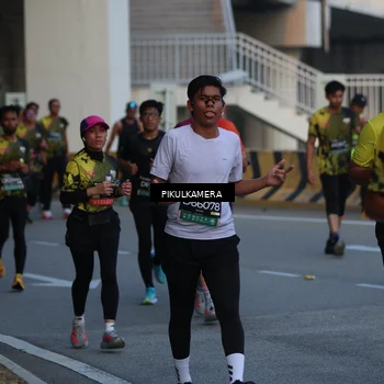 Runner Photo 6257672