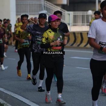 Runner Photo 6257695