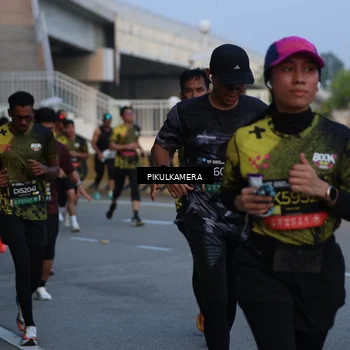 Runner Photo 6257740