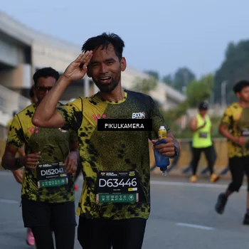 Runner Photo 6257775