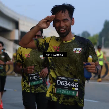 Runner Photo 6257812