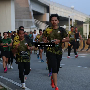 Runner Photo 6257832