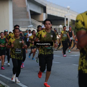 Runner Photo 6257835