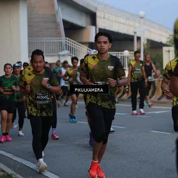 Runner Photo 6257843
