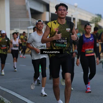 Runner Photo 6257978