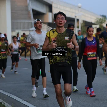 Runner Photo 6257994