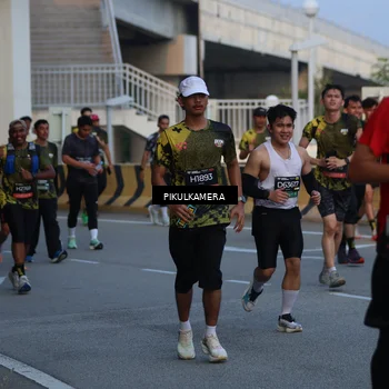 Runner Photo 6258018