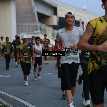 Runner Photo 6258025